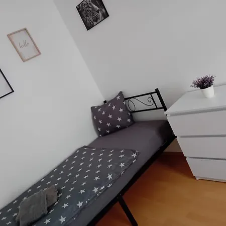 Stellas Monteurwohnungen Werdau