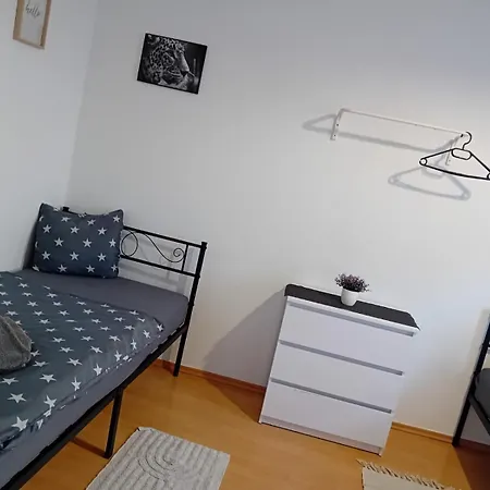 Stellas Monteurwohnungen Appartement *